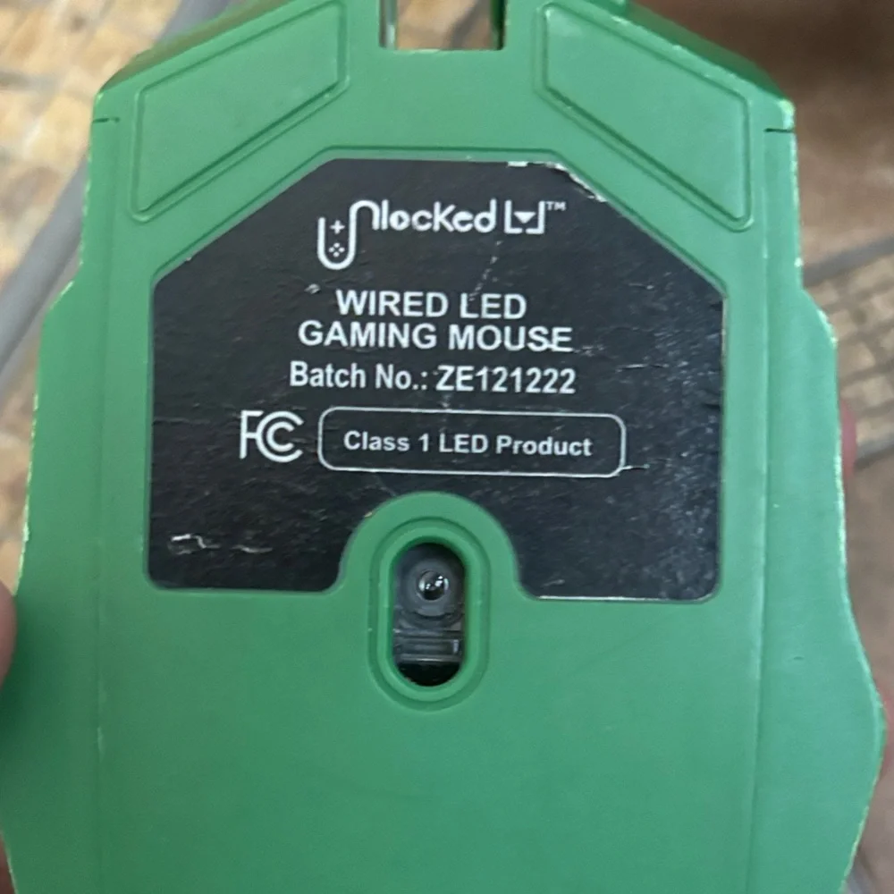 Wired Gaming Mouse - Green buy it🙏🏾
